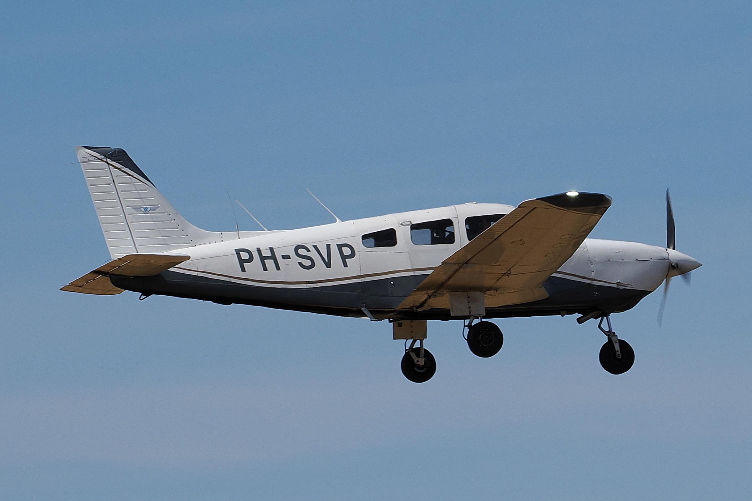 Aircraft PH-SVP, Landing at Northrepps., at X3CX, photo by Graham Reeve