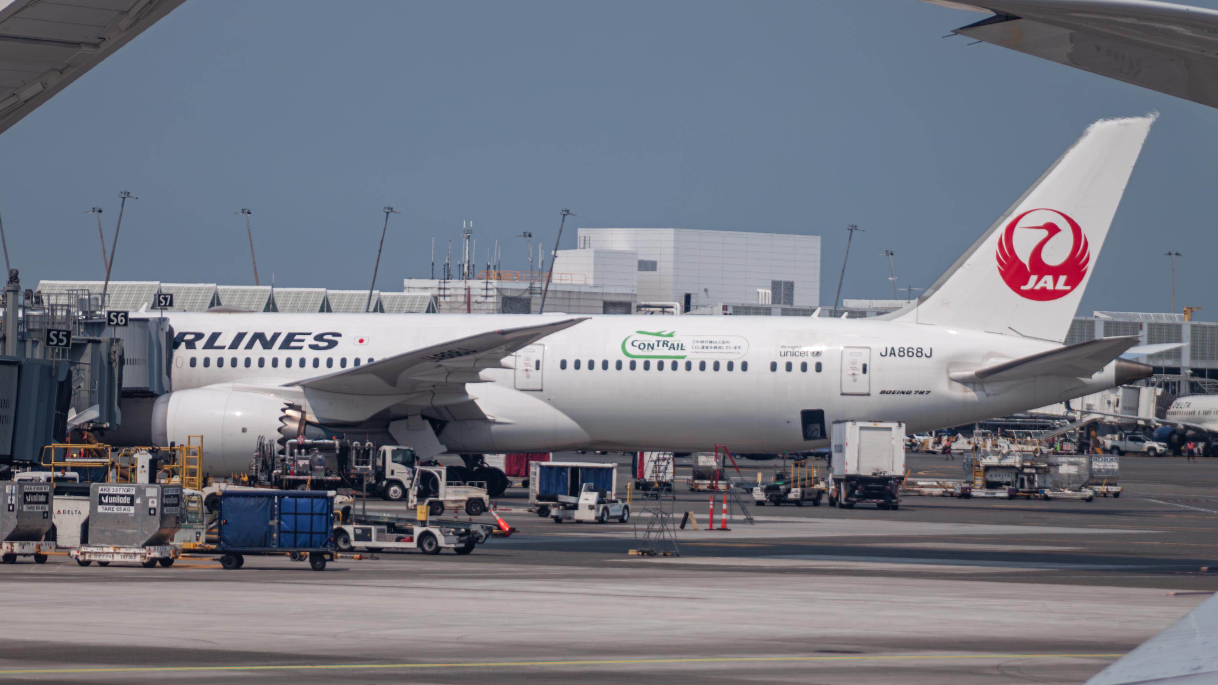 Aircraft JA868J, JAL Contrail sticker 789, at KSEA, photo by AviationLover50