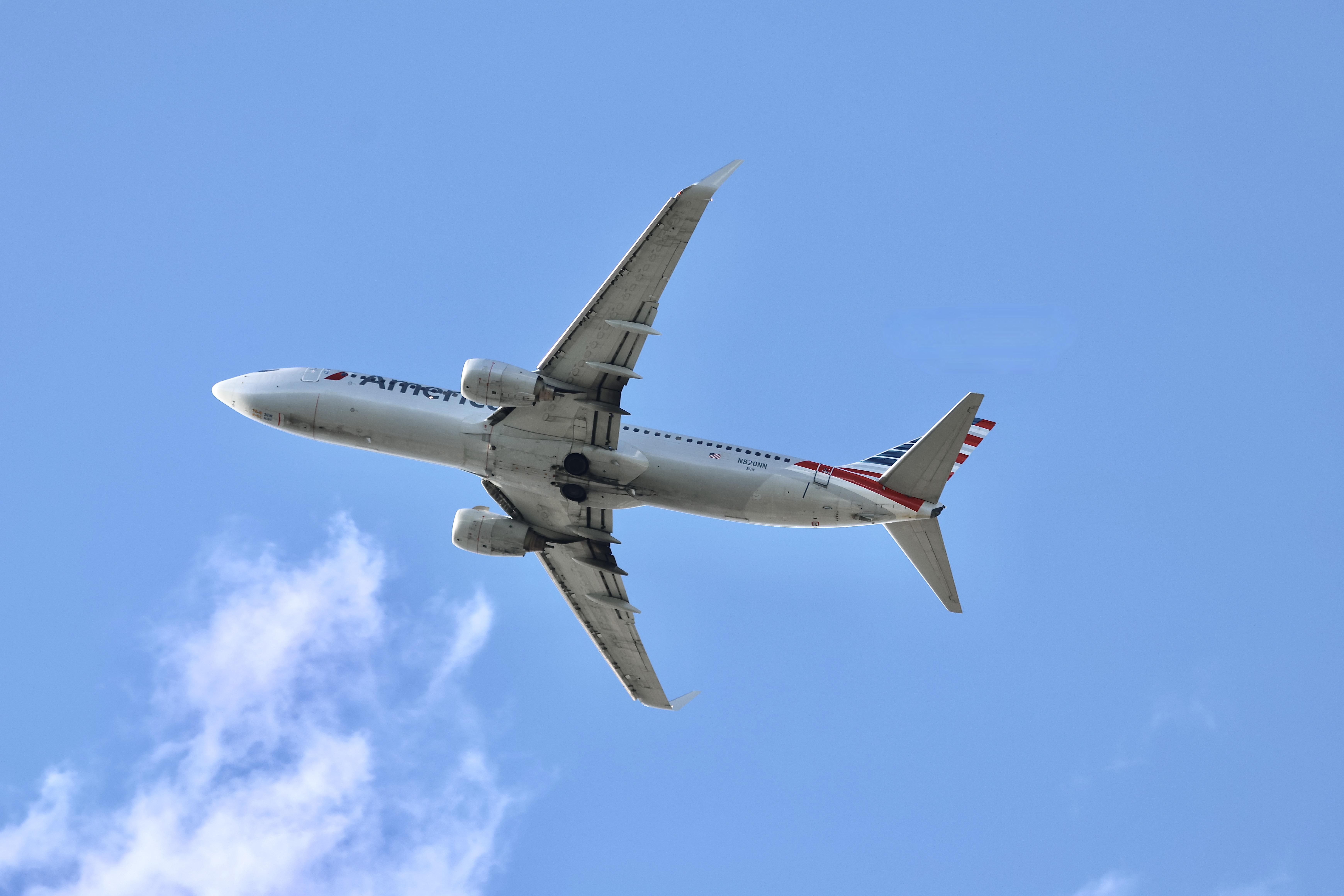 Aircraft N820NN, B738 American Airlines Boeing 737-823 N820NN departing 28R KORD, at KORD, photo by MarkKalfas