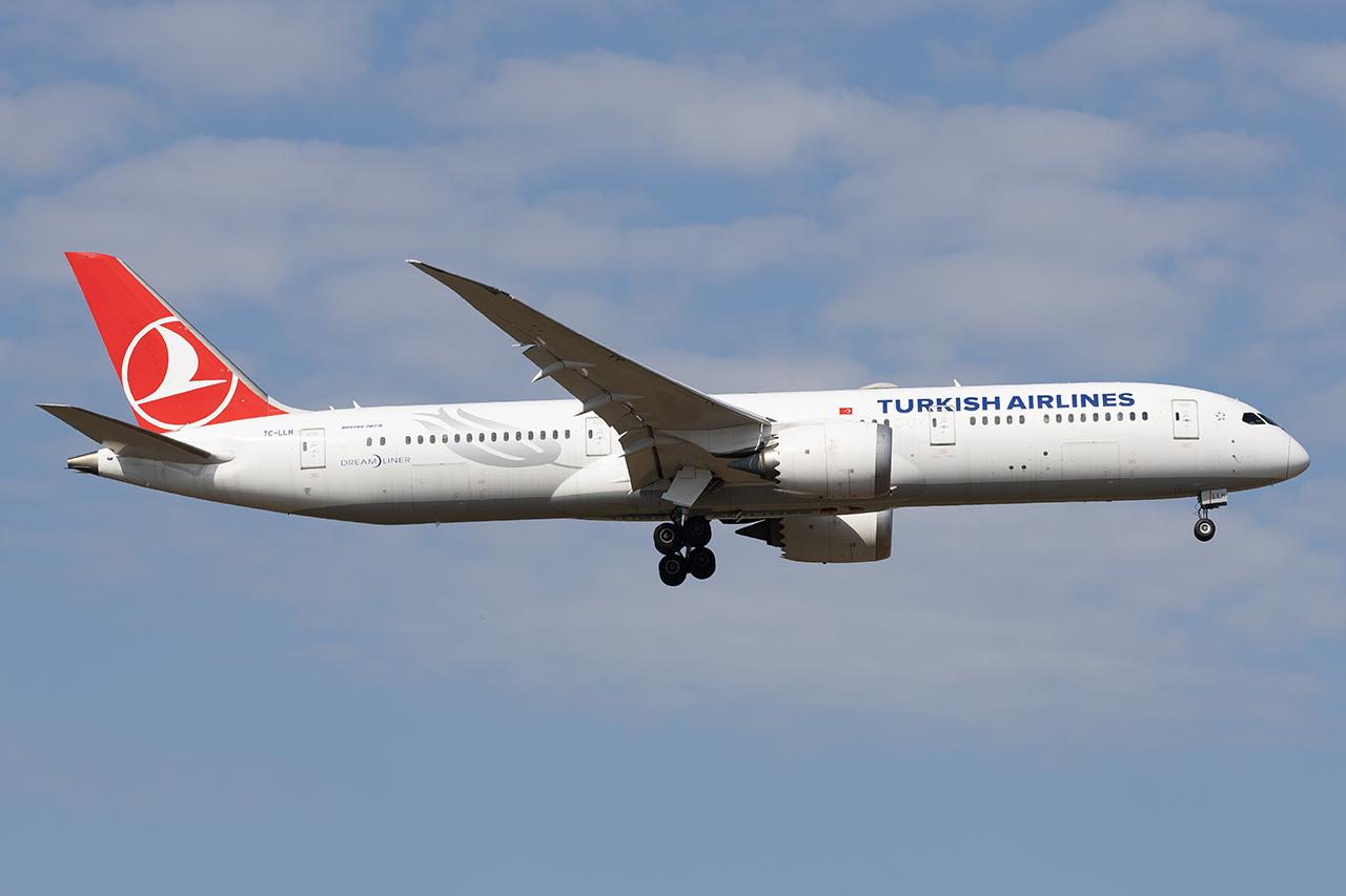 Aircraft TC-LLH, Turkish Airlines 787-9, at LOWW, photo by Andy Graf