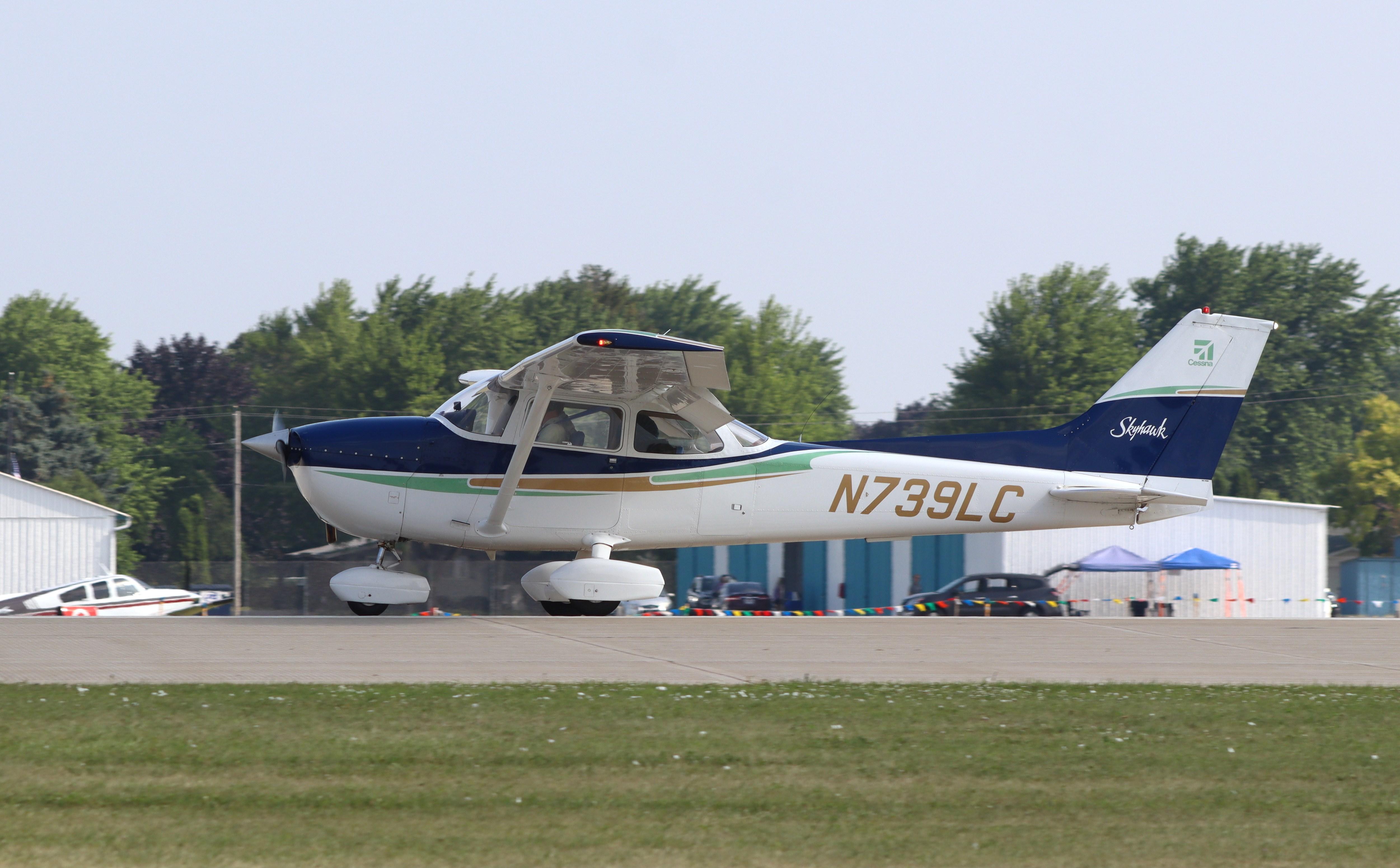 Aircraft N739LC, Cessna 172N, at KOSH, photo by MarkPasqualino