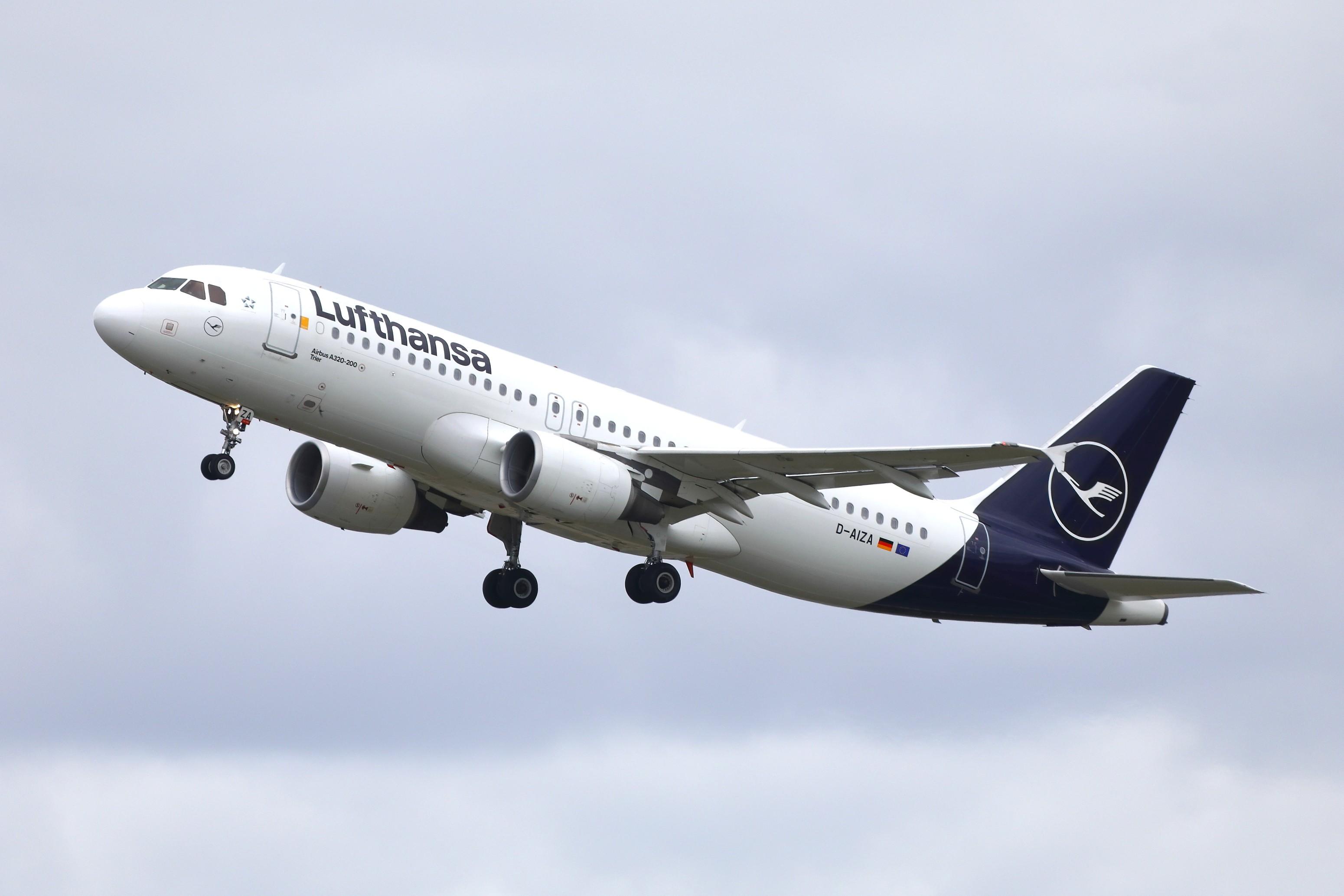 Aircraft D-AIZA, Copenhagen 7.8.2026, at CPH, photo by leo Larsen
