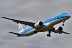 Aircraft PH-NXC, Amsterdam (AMS) Bordeaux (BOD) KL1443 landing runway 05, at LFBD, photo by Jean Christophe Ravon / FRENCHSKY