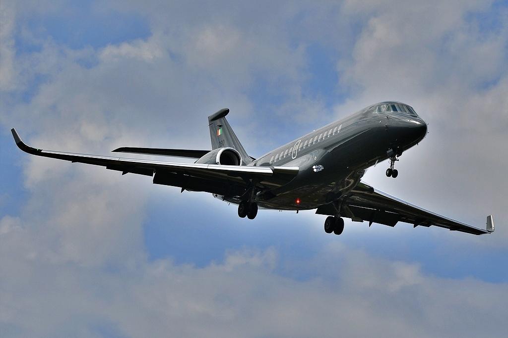 Aircraft 290, Irish Air Corps IRL290 from Dublin QIW landing runway 05, at LFBD, photo by Jean Christophe Ravon / FRENCHSKY