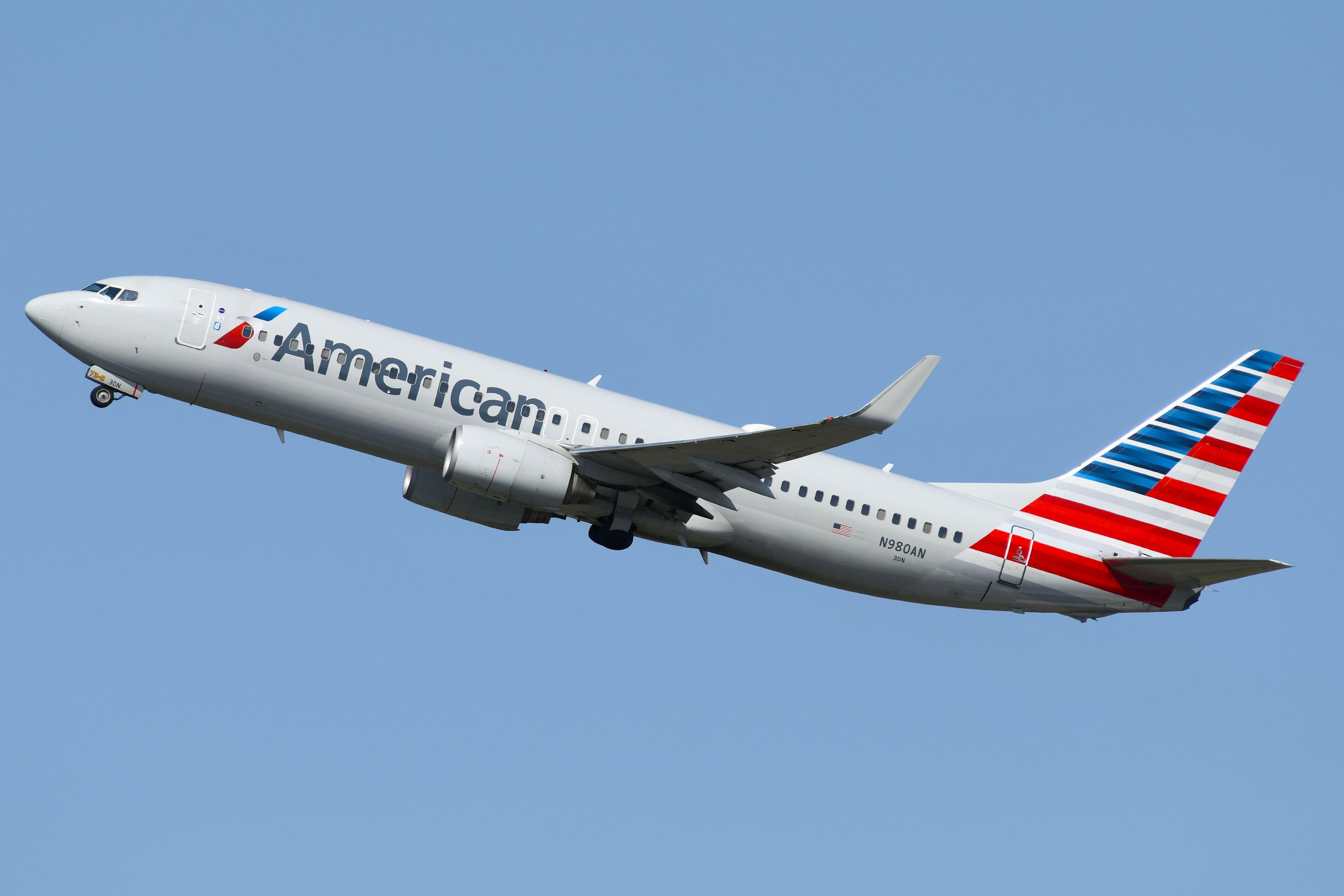 Aircraft N980AN, Departure of American B738, at KBOS, photo by FerryPNL