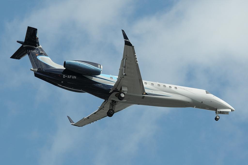 D-AFUN photo, click to enlarge
