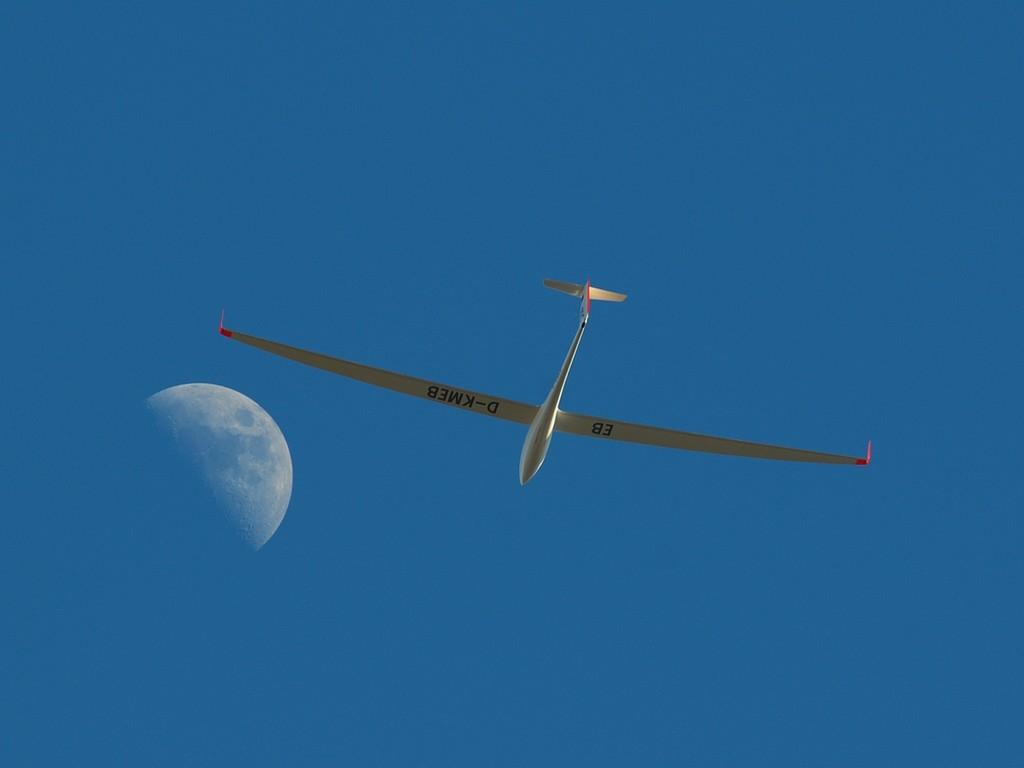 D-KMEB photo, click to enlarge