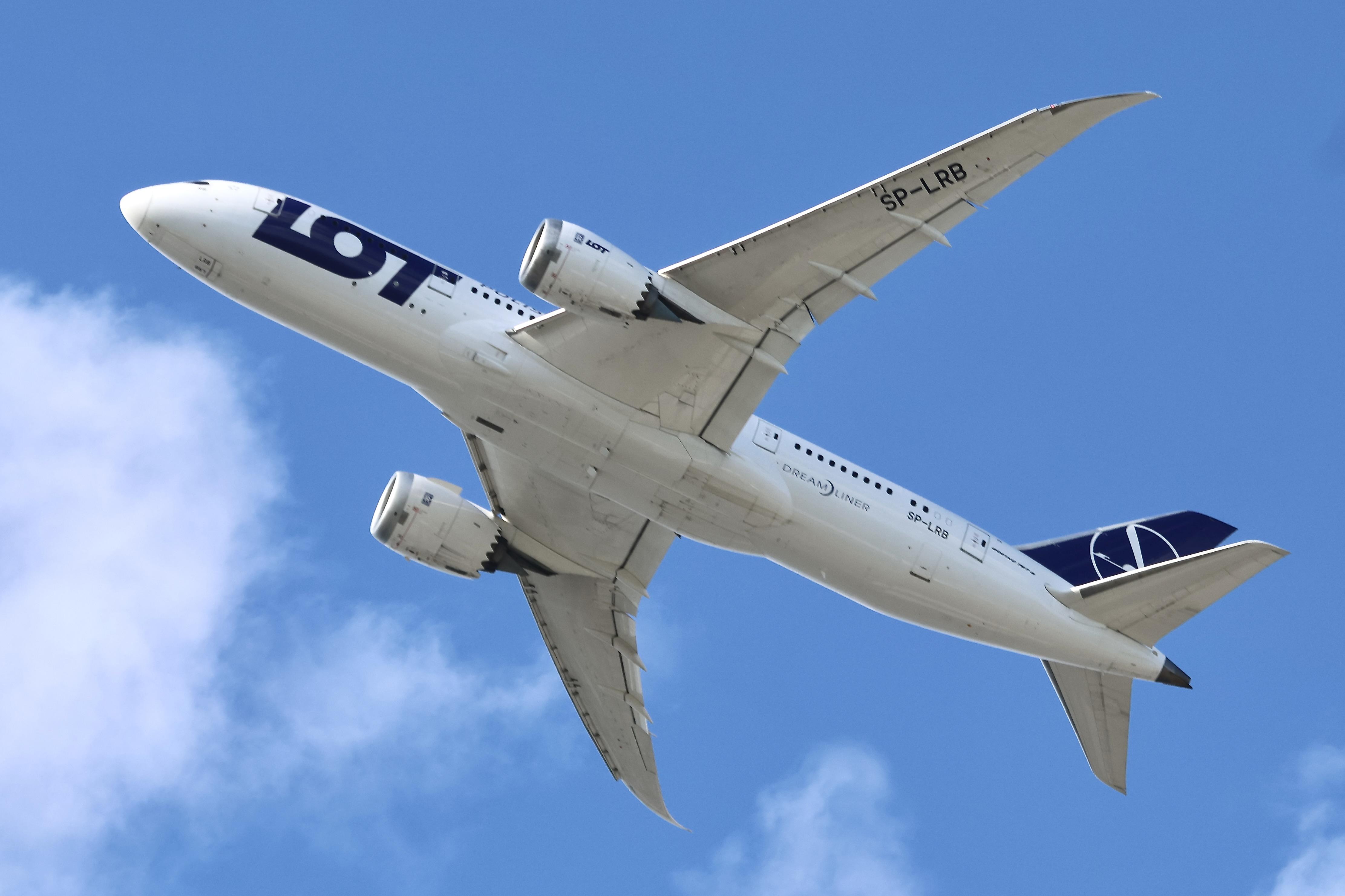 Aircraft SP-LRB, B788 LOT Boeing 787-8 Dreamliner SP-LRB departing 28R KORD, at KORD, photo by MarkKalfas