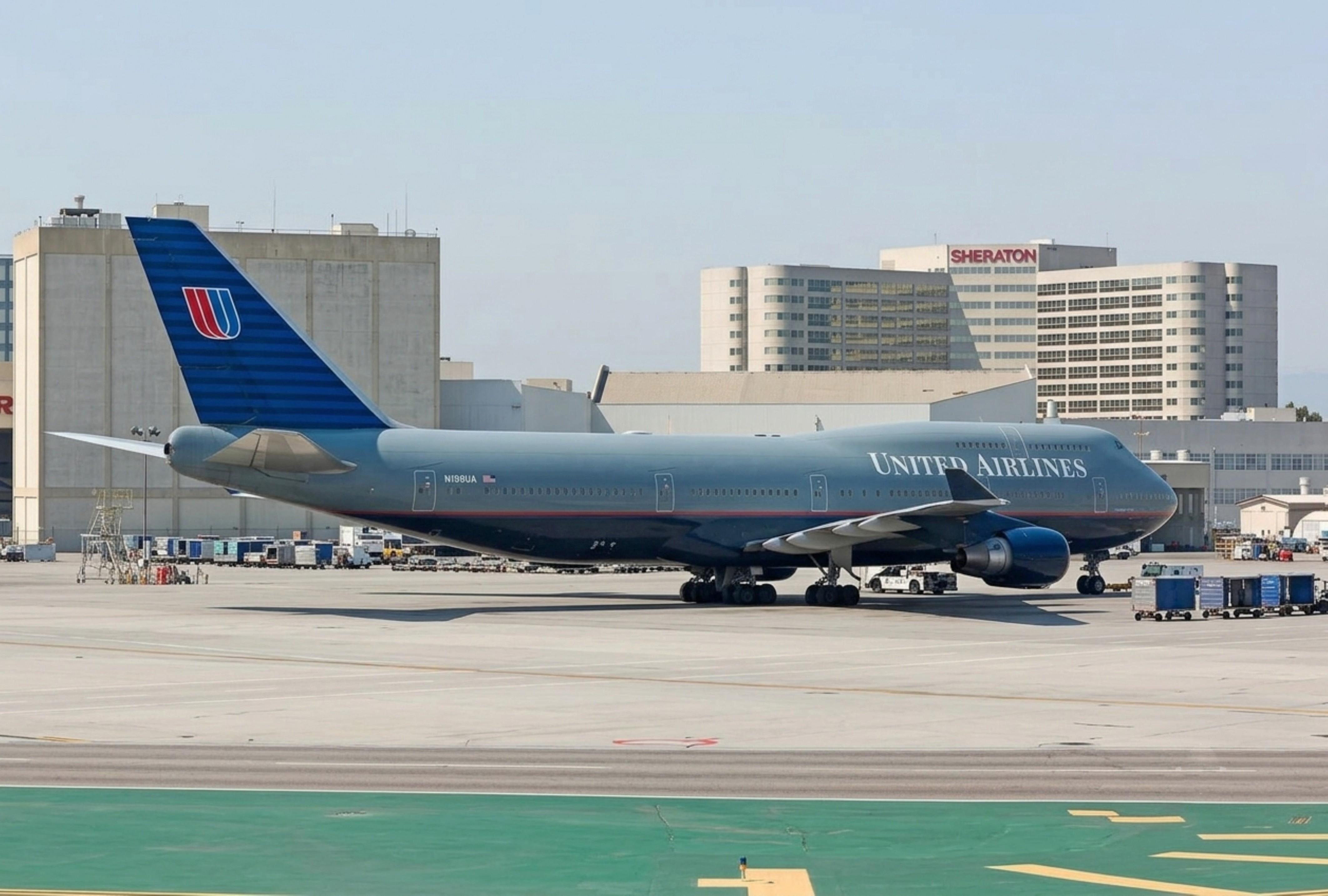 N198UA photo, click to enlarge