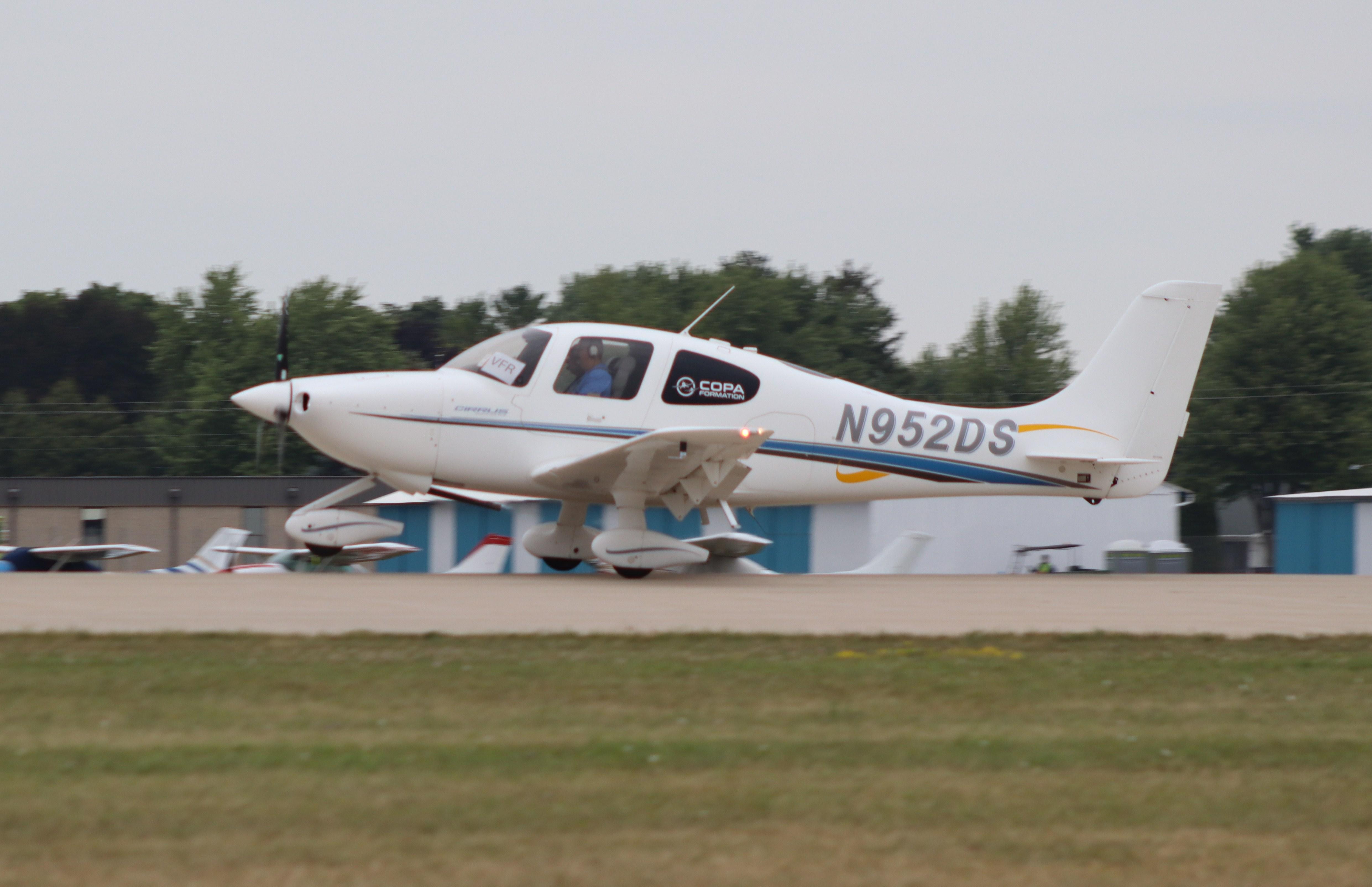Aircraft N952DS, Cirrus SR20, at KOSH, photo by MarkPasqualino