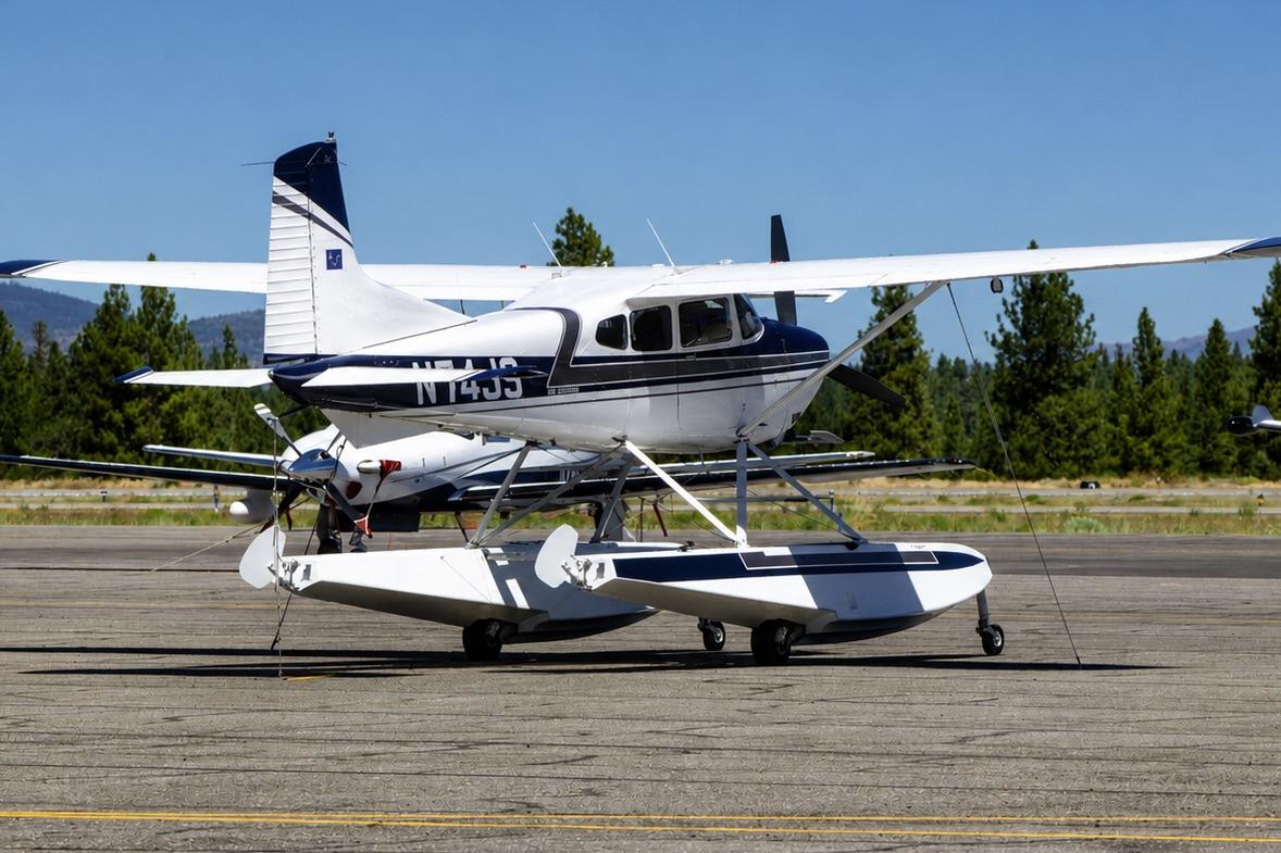 N74JS photo, click to enlarge