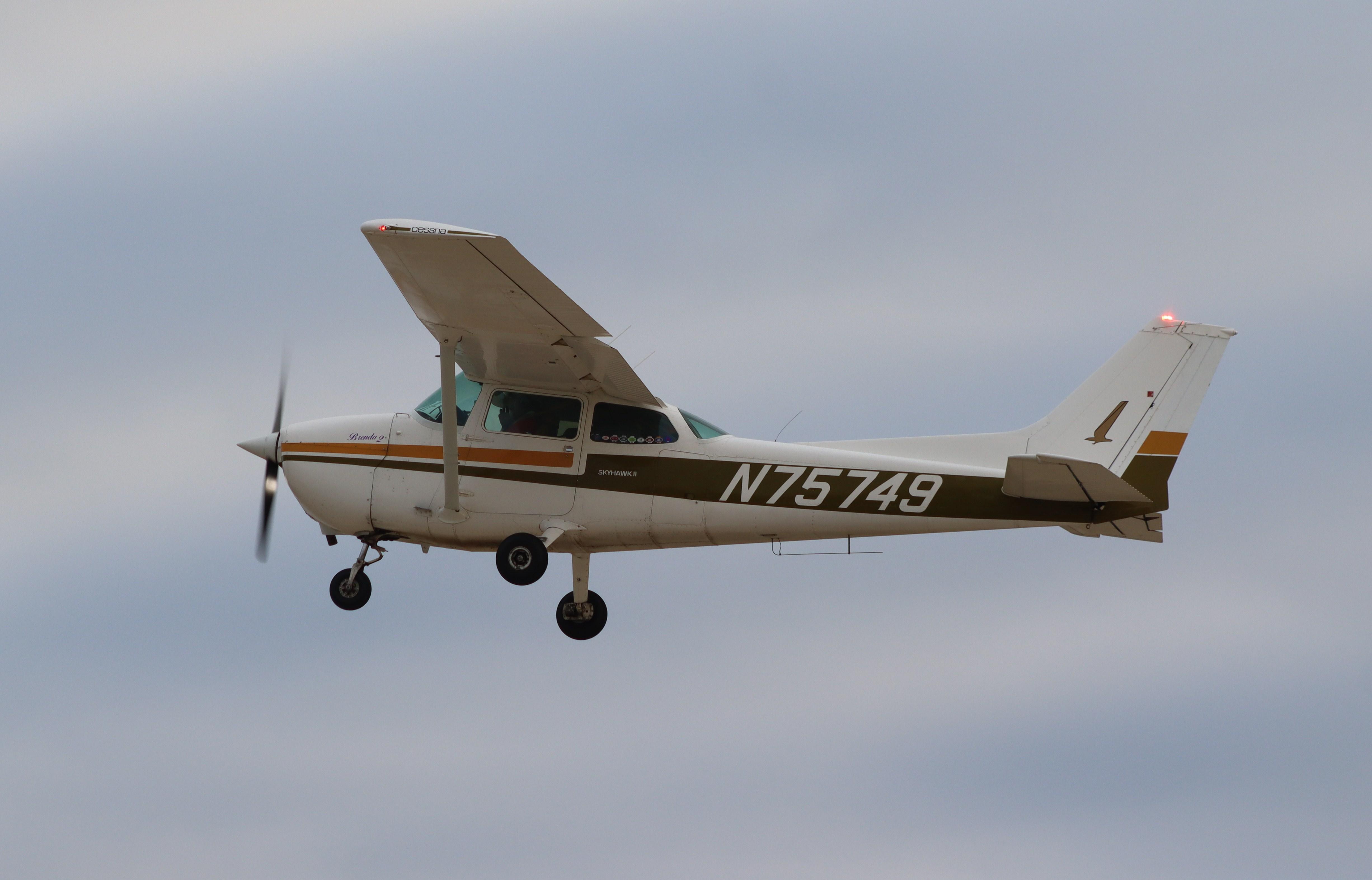Aircraft N75749, Cessna 172N, at KOSH, photo by MarkPasqualino