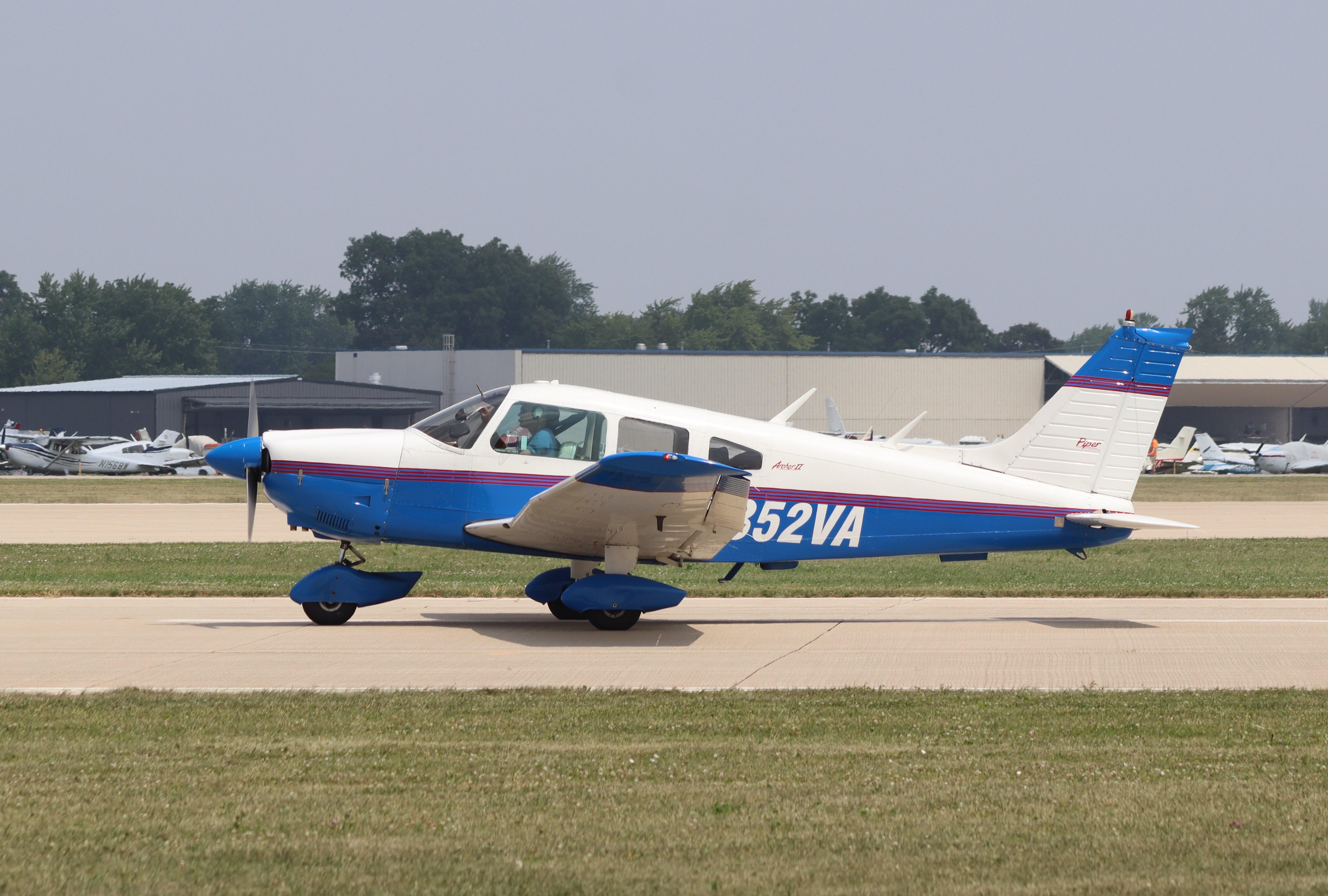 N352VA photo, click to enlarge