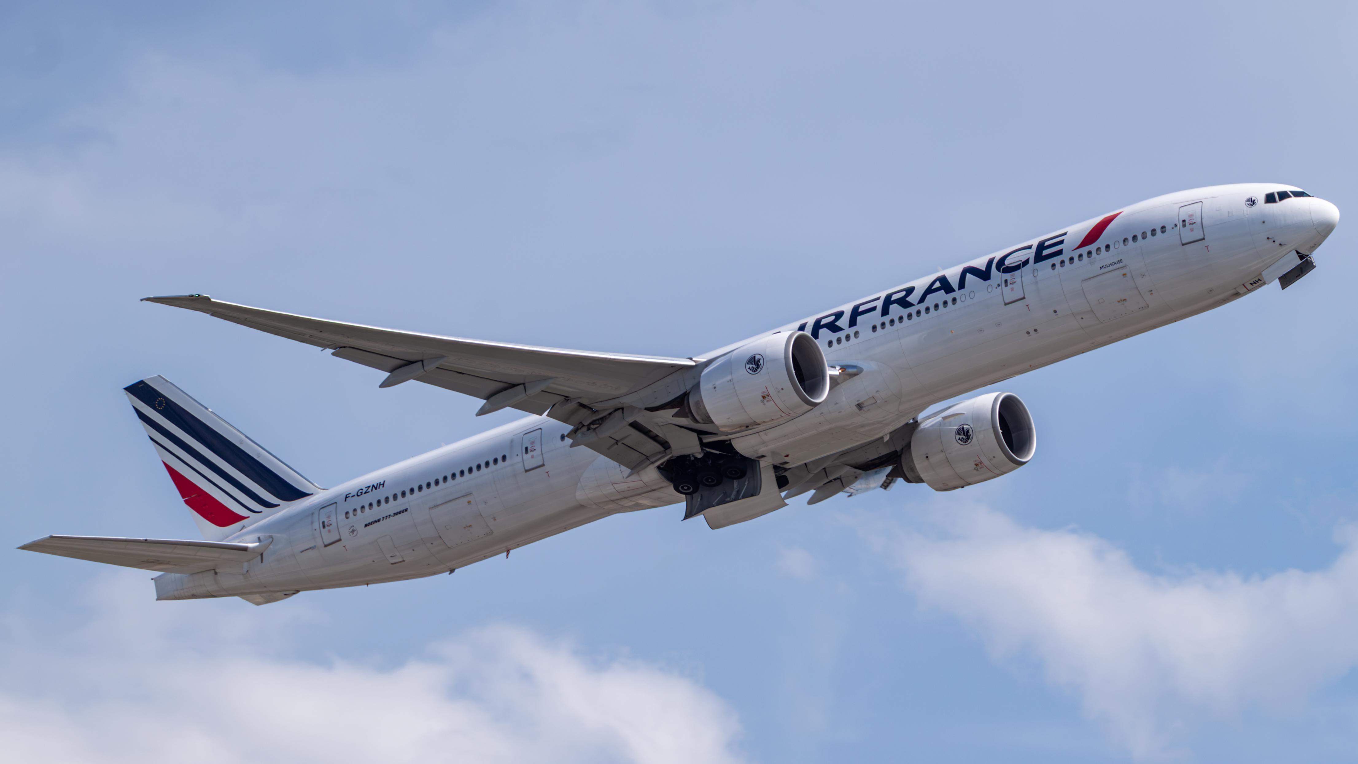 Aircraft F-GZNH, Air France 773ER, at KATL, photo by AviationLover50