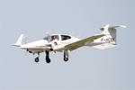 Aircraft F-HCSV, Diamond DA-42 Twin Star, On final rwy 25L, Brest-Bretagne airport (LFRB-BES), at LFRB, photo by Yves-Q