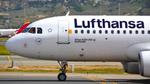 Aircraft D-AIWA, Lufthansa A320-200 front view taxiing at Madrid (LEMD) to takeoff RWY36R, at LEMD, photo by luckytravel