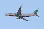 Aircraft F-HUYN, Boeing 737-82R, Climbing from rwy 03, Nantes-Atlantique airport (LFRS-NTE), at LFRS, photo by Yves-Q