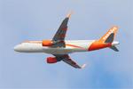 Aircraft HB-JXR, Airbus A320-214, long approach rwy 21, Nantes-Atlantique airport (LFRS-NTE), at LFRS, photo by Yves-Q