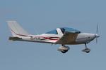 Aircraft G-FLIE, Landing at Northrepps., at X3CX, photo by Graham Reeve