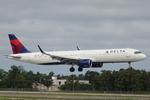 Aircraft N547DE, Delta 2001 arrives at Southwest Florida International Airport following flight from Detroit Metro Airport, at KRSW, photo by Suncoast Spotter