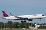 Aircraft N611DT, Delta 2001 arrives at Southwest Florida International Airport following flight from Detroit Metro Airport, at KRSW, photo by Suncoast Spotter