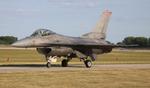 Aircraft 01-7052, USAF F-16C zx, at KOSH, photo by FloridaMetal