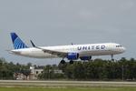 Aircraft N64572, United 2137 arrives at Southwest Florida International Airport following flight from Chicago-O’Hare International Airport, at KRSW, photo by Suncoast Spotter