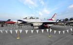 Aircraft 91-0467, USAF Thunderbirds F-16D zx, at KOSH, photo by FloridaMetal