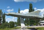 Aircraft DK-201, SAAB 35S Draken at the intersection leading to the Hallinportti Ilmailumuseo (Halli Aviation Museum), Halli-Kuorevesi, photo by iwarnecke