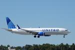 Aircraft N77573, United 1810 arrives at Southwest Florida International Airport following flight from Newark-Liberty International Airport, at KRSW, photo by Suncoast Spotter
