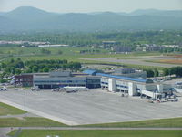  @ Roanoke Rgnl/woodrum Field Airport - Airport Terminal - by Darrell Rayfield