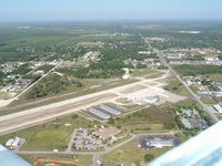 La Belle Municipal Airport photo, click to enlarge
