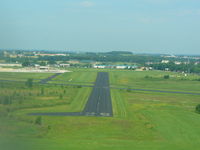  - Final approach Runway 29 - by Mark Pasqualino