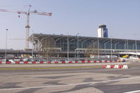  - constructing a new building arround the old one - by eap_spotter