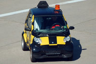  - Even the cute SMART found its way into airport use... - by Micha Lueck