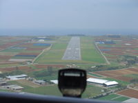  - Final approach, runway 4, Ie Shima - by Rob Krieg