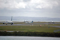  - A 320-200, two B 767-300, and a DHC 8 - all of Air NZ - at home - by Micha Lueck