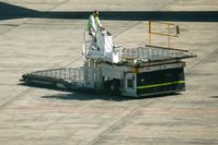  - Buzzing around on the apron - by Micha Lueck