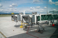  - Double Airbridge at Vancouver International - by Yakfreak - VAP