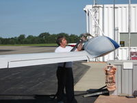 - Manager, Ed McCormick, filling Doc's 310 (N999CM) - by Bob Simmermon