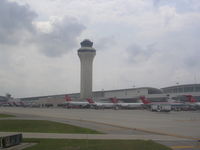  @ Detroit Metropolitan Wayne County Airport - DTW Mac Terminal - by Florida Metal