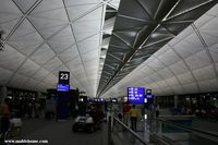  - Hong Kong main terminal before midnight - by Michel Teiten ( www.mablehome.com )