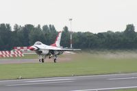  - Thunderbirds practice at Royal International Air Tattoo 2007 - by Steve Staunton