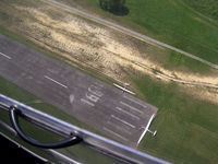  - French are funny ! The runway is 1664 instead of 16..(Very known beer!) - by Fanste54