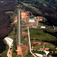 Huntsville Municipal Airport photo, click to enlarge
