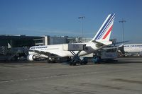  - 777 from Air France at the terminal 2E - by Michel Teiten ( www.mablehome.com )