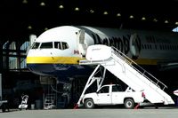  - 757 from (now defunct) Harmony Airways in its hangar - by Michel Teiten ( www.mablehome.com )