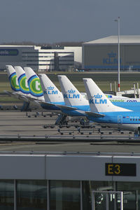  - airport overview AMS - by Thomas Ramgraber-VAP