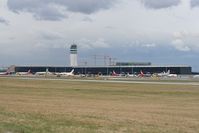  - Vienna International Airport - by Luigi