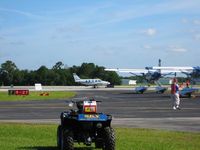  - Sequencing planes for departure on 9R at Sun N Fun 2008 - by Bob Simmermon